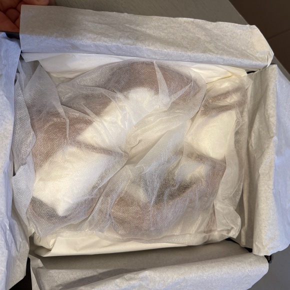 ALAIA(new) brand Tan - no other colour is like this, it's pinky warm & gorgeous! - Picture 4 of 14